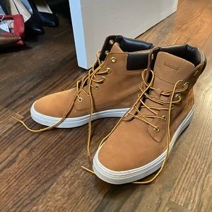 NWOT Timberland lace up boots